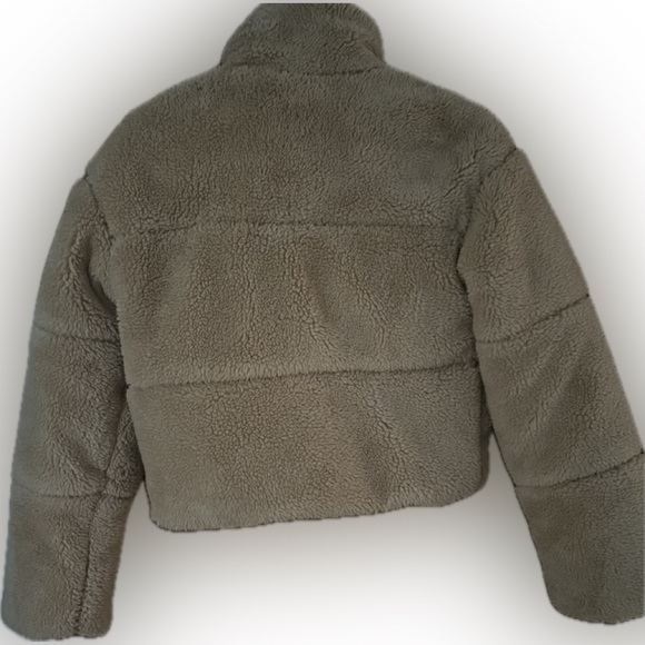 FIRM PRICE! EUC ALO YOGA SHERPA SNOW ANGEL PUFFER - Picture 6 of 12